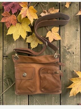 Roots Iconic Village Crossbody Bag
Leather Cognac Brown Utility